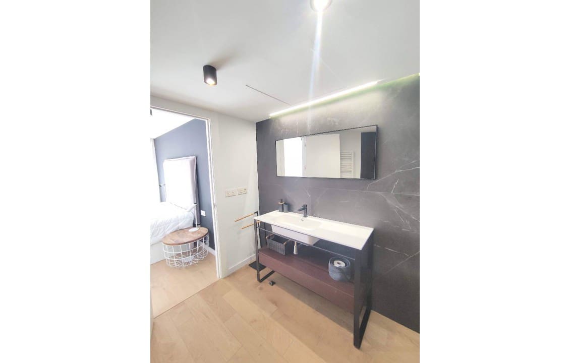 Appartement de 3 chambres à louer à Alicante ville - 1 800 € (Ref: 4617150)