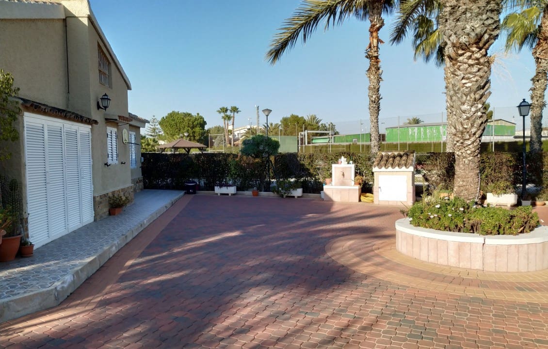 5 soveværelse Villa til salg i Elche / Elx med swimmingpool - € 580.000 (Ref: 5054042)