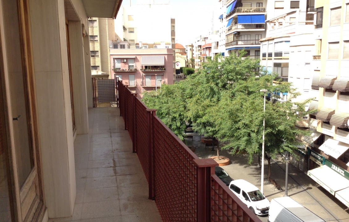 6 soveværelse Kontor til leje i Elche / Elx - € 1.000 (Ref: 6479605)