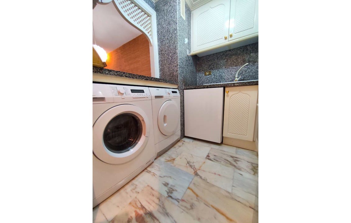   2 soveværelse   ferieLejlighed i Santa Pola   med   swimmingpool   - € 600 (Ref: 7256041)