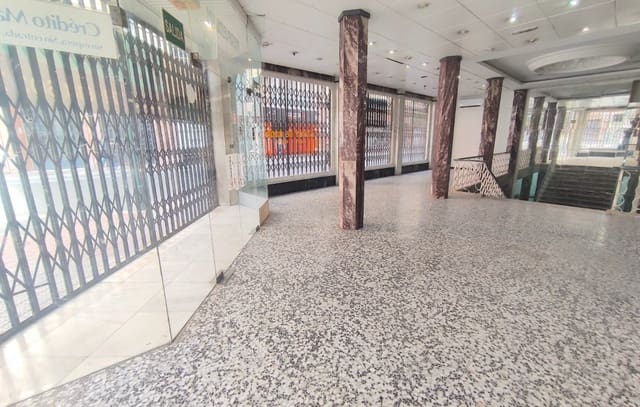 5 bedroom Business for sale in Centro, Elche / Elx - € 660,000 (Ref: 7556308)