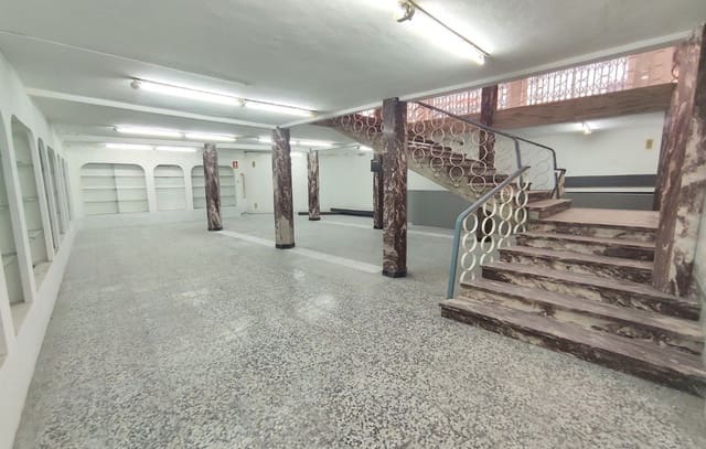 5 bedroom Business for sale in Centro, Elche / Elx - € 660,000 (Ref: 7556308)