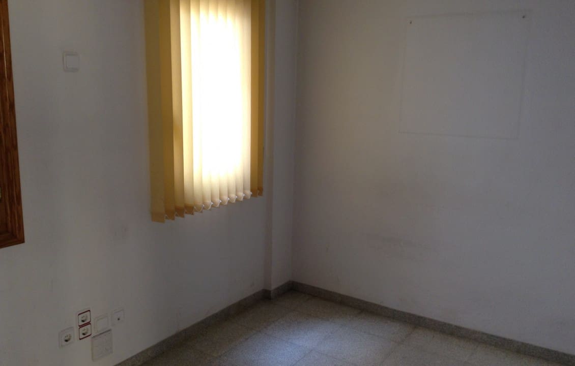 6 slaapkamer Kantoor te koop in Elche / Elx - € 240.000 (Ref: 7565501)