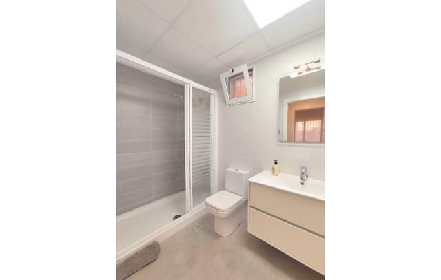 3 slaapkamer Appartement voor vakantieverhuur in Calas Santiago Bernabéu, Santa Pola met zwembad - € 950 (Ref: 7739408)