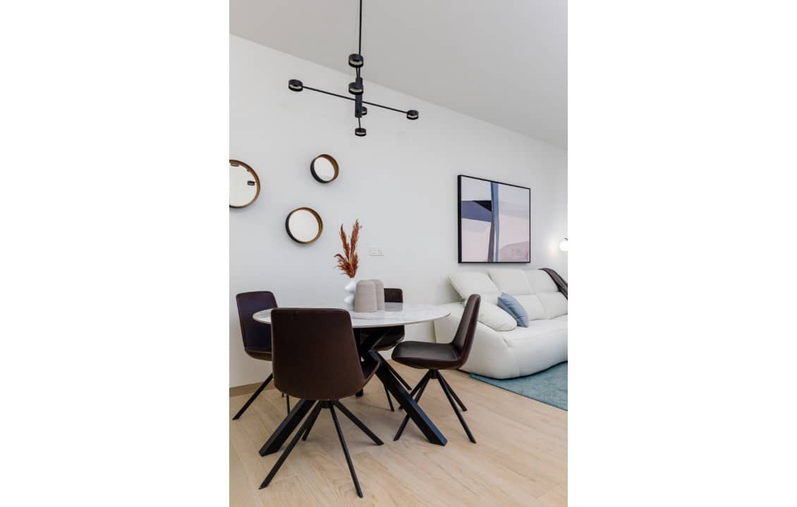 2 Zimmer Apartment zu verkaufen in El Raso mit Pool - 285.000 € (Ref: 8056605)