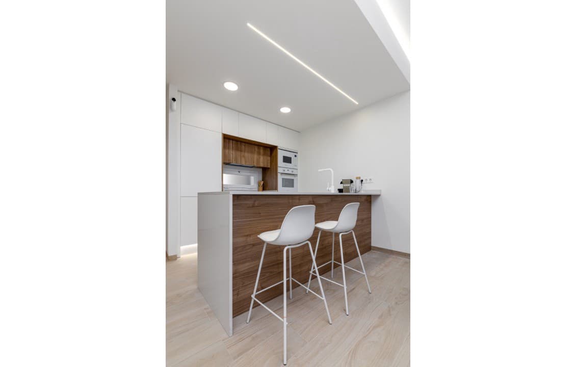 2 Zimmer Apartment zu verkaufen in El Raso mit Pool - 285.000 € (Ref: 8056605)