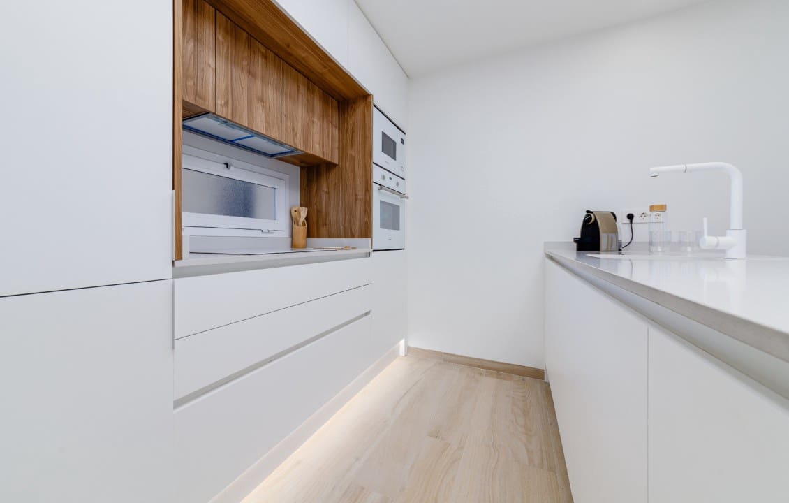 2 Zimmer Apartment zu verkaufen in El Raso mit Pool - 285.000 € (Ref: 8056605)