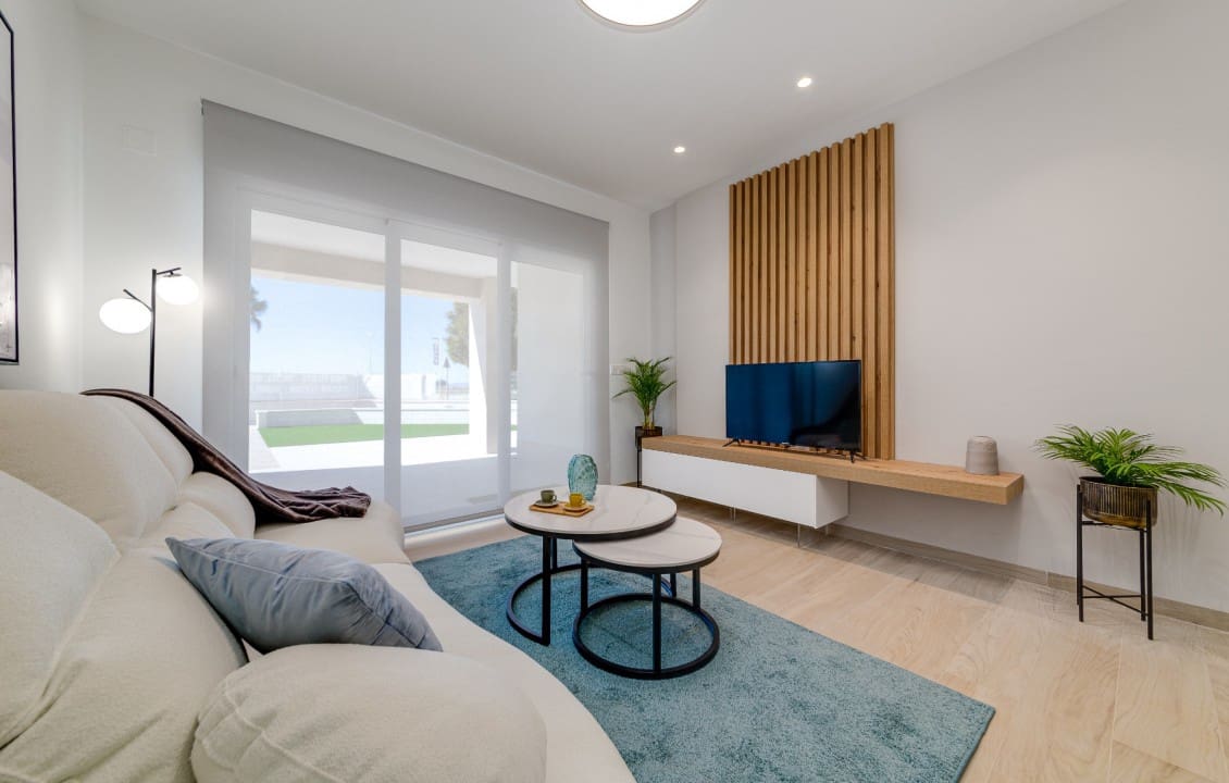 2 Zimmer Apartment zu verkaufen in El Raso mit Pool - 285.000 € (Ref: 8056605)