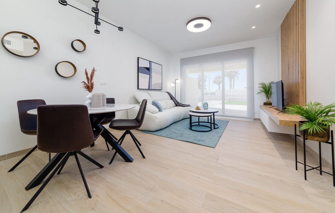 2 Zimmer Apartment zu verkaufen in El Raso mit Pool - 285.000 € (Ref: 8056605)