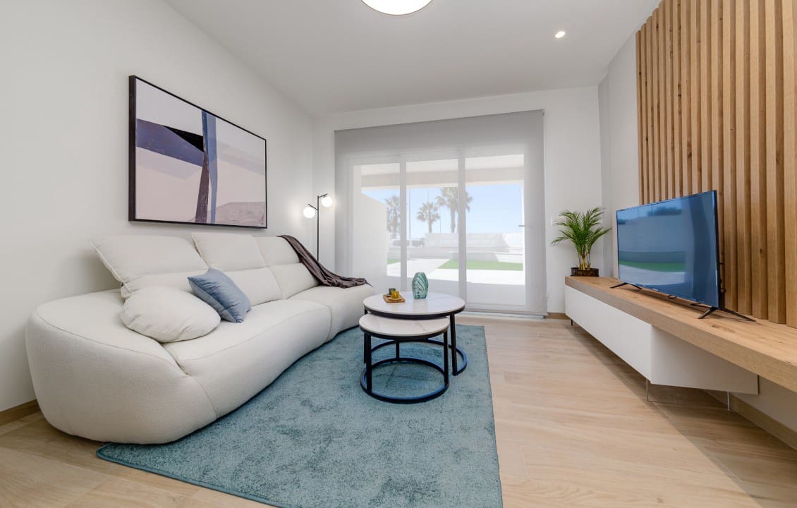 2 Zimmer Apartment zu verkaufen in El Raso mit Pool - 285.000 € (Ref: 8056605)