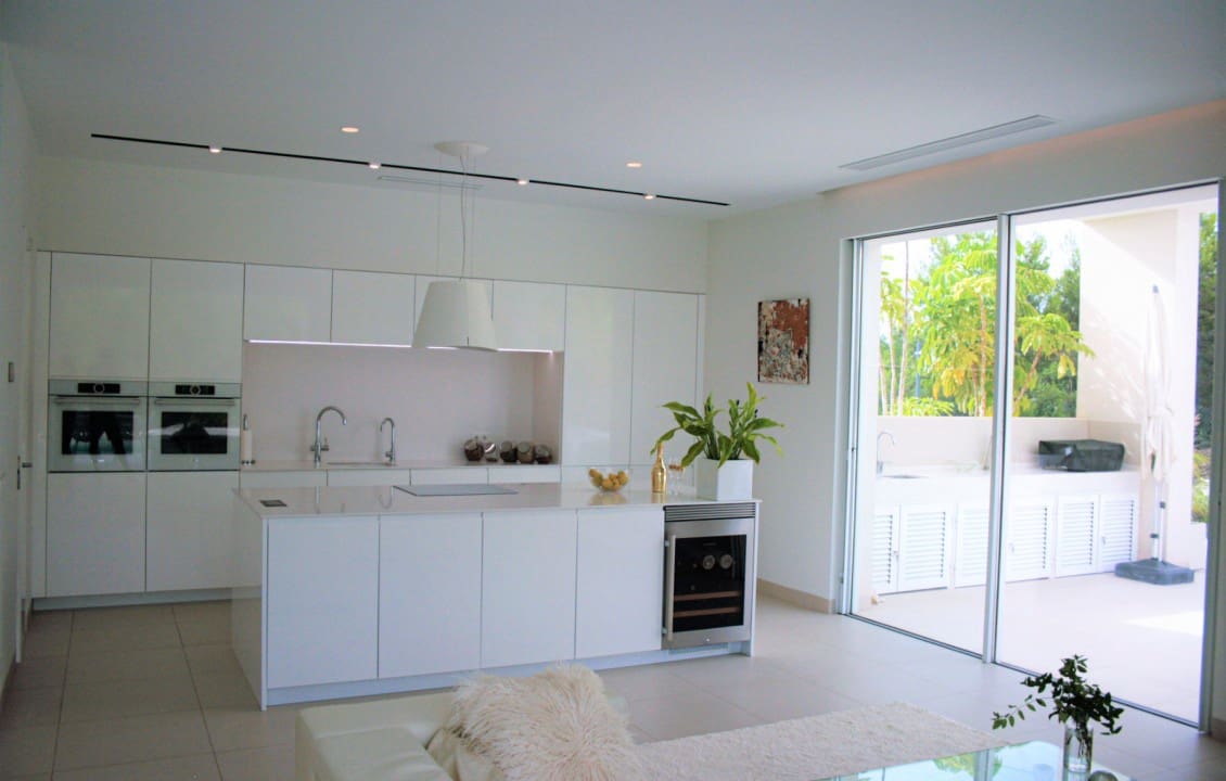 3 quarto Moradia para venda em Las Colinas Golf com piscina - 1 100 000 € (Ref: 8097694)