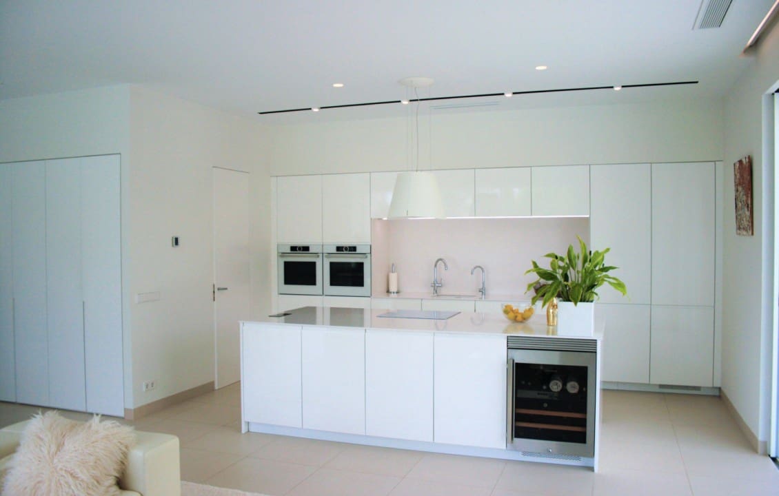 3 quarto Moradia para venda em Las Colinas Golf com piscina - 1 100 000 € (Ref: 8097694)