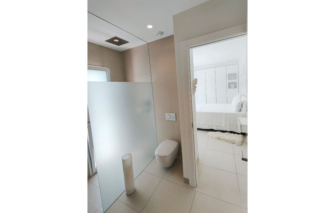 3 quarto Moradia para venda em Las Colinas Golf com piscina - 1 100 000 € (Ref: 8097694)