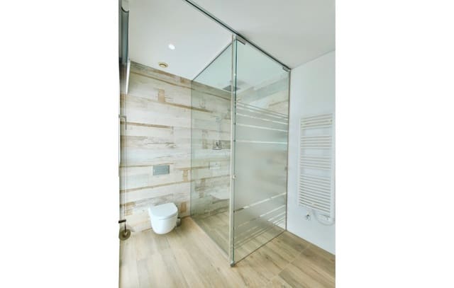 Apartamento de 3 habitaciones en Las Colinas Golf, Orihuela en venta con piscina - 535.000 € (Ref: 8123371)