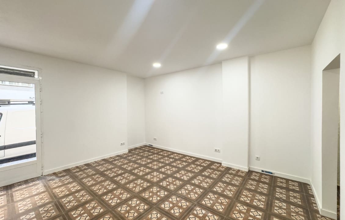 Entreprise de 2 chambres à louer à Elche / Elx - 500 € (Ref: 8149751)