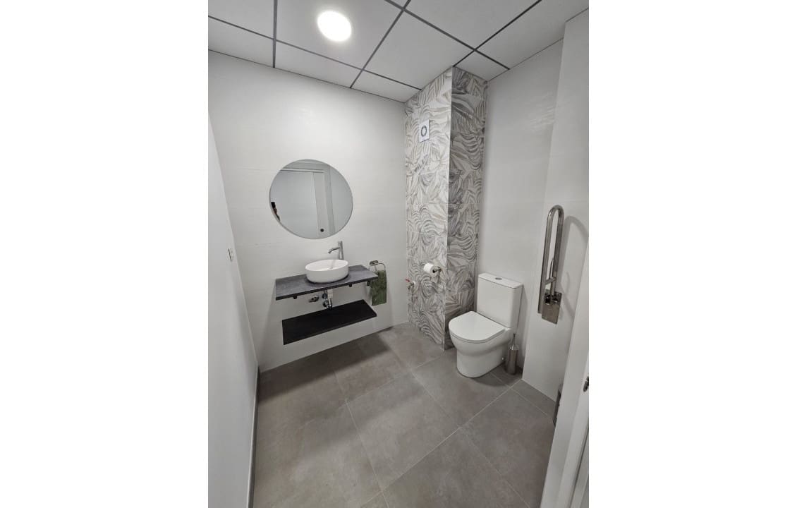 Bureau à louer à Elche / Elx - 260 € (Ref: 8396210)