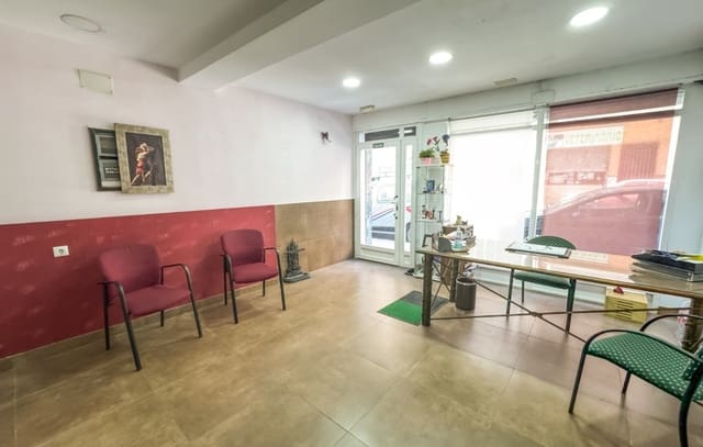 3 bedroom Commercial for sale in Pont Nou - Corazón de Jesús, Elche / Elx - € 65,000 (Ref: 8594708)