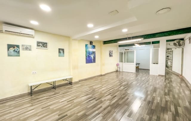 3 bedroom Commercial for sale in Pont Nou - Corazón de Jesús, Elche / Elx - € 65,000 (Ref: 8594708)