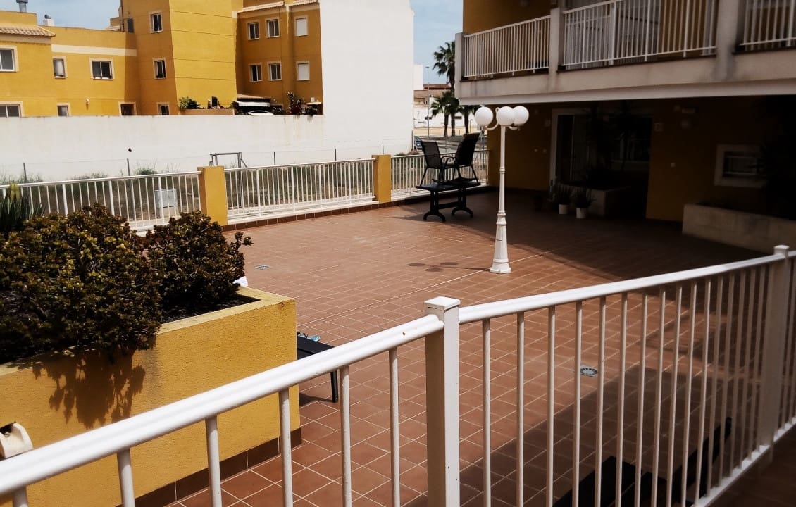 Casa de 2 habitaciones en Rojales en venta con piscina - 150.000 € (Ref: 8758606)