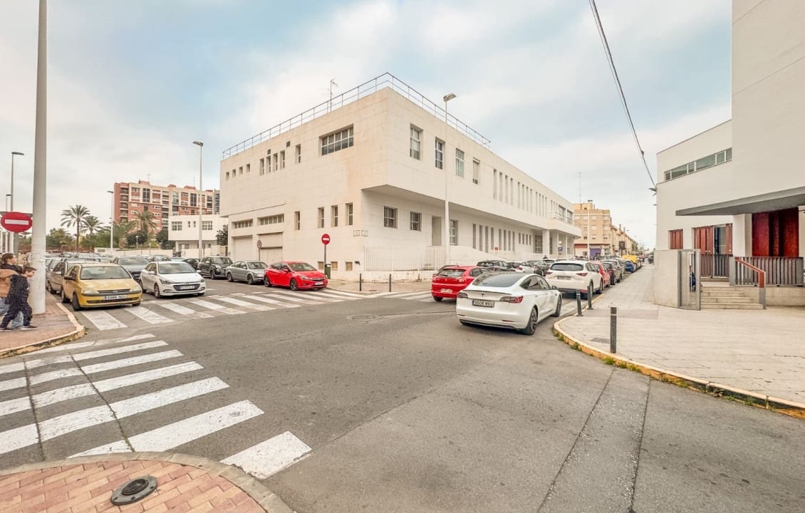 Garage til salg i Elche / Elx - € 10.000 (Ref: 8828899)