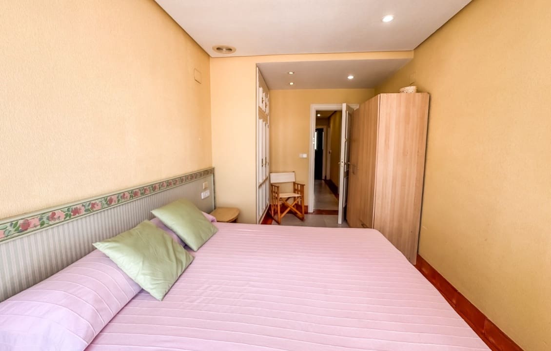 4 slaapkamer Appartement voor vakantieverhuur in Santa Pola met zwembad - € 2.000 (Ref: 9060164)