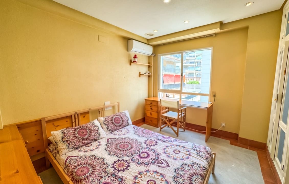 4 slaapkamer Appartement voor vakantieverhuur in Santa Pola met zwembad - € 2.000 (Ref: 9060164)