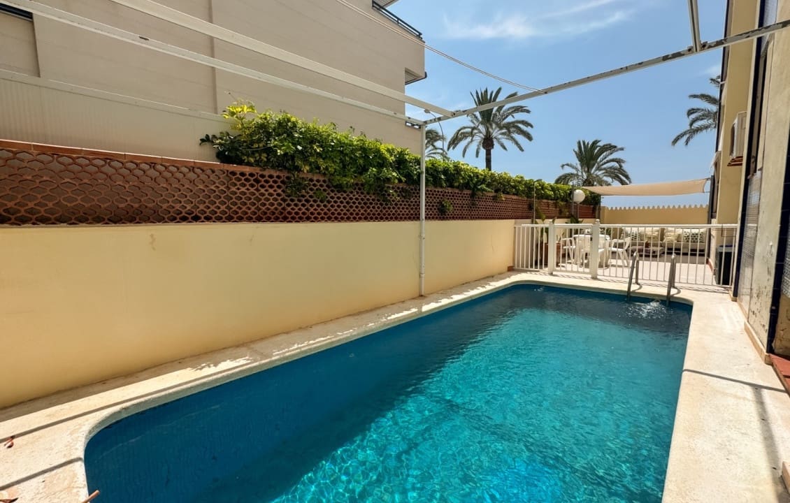 4 slaapkamer Appartement voor vakantieverhuur in Santa Pola met zwembad - € 2.000 (Ref: 9060164)