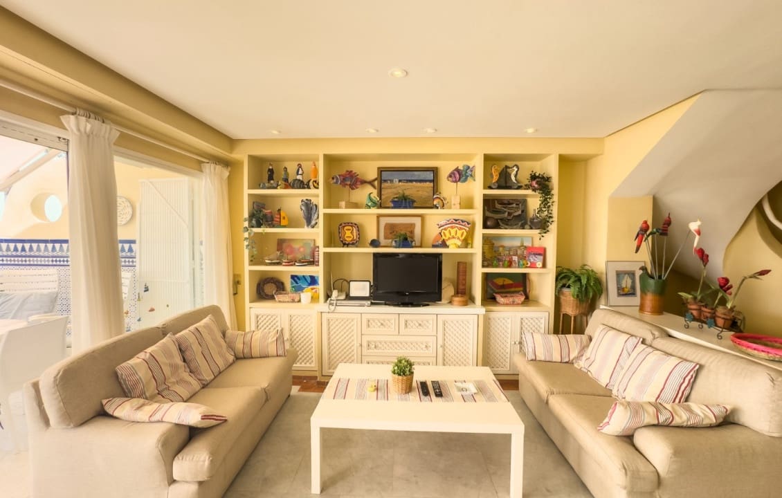 4 slaapkamer Appartement voor vakantieverhuur in Santa Pola met zwembad - € 2.000 (Ref: 9060164)