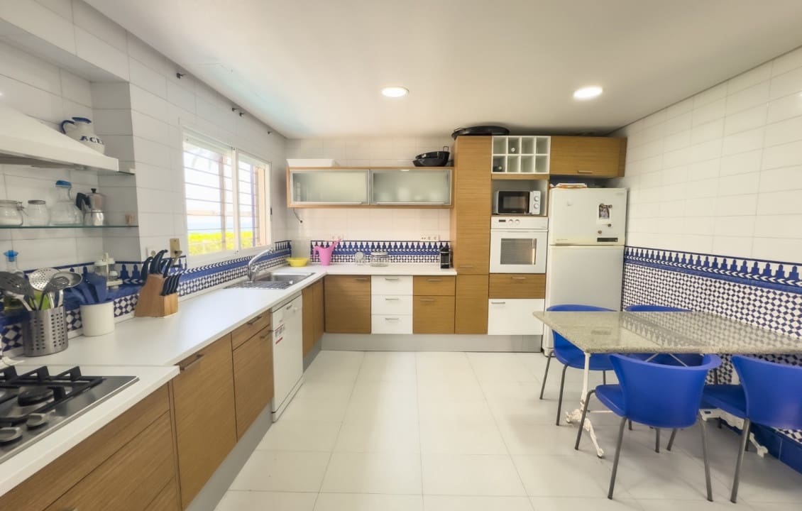 4 slaapkamer Appartement voor vakantieverhuur in Santa Pola met zwembad - € 2.000 (Ref: 9060164)