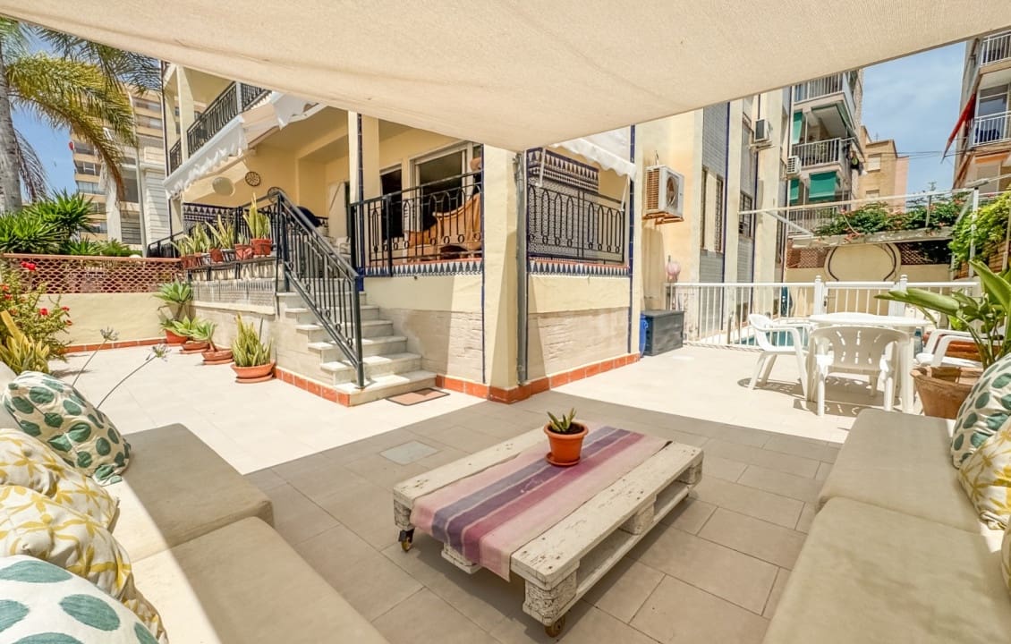 4 slaapkamer Appartement voor vakantieverhuur in Santa Pola met zwembad - € 2.000 (Ref: 9060164)