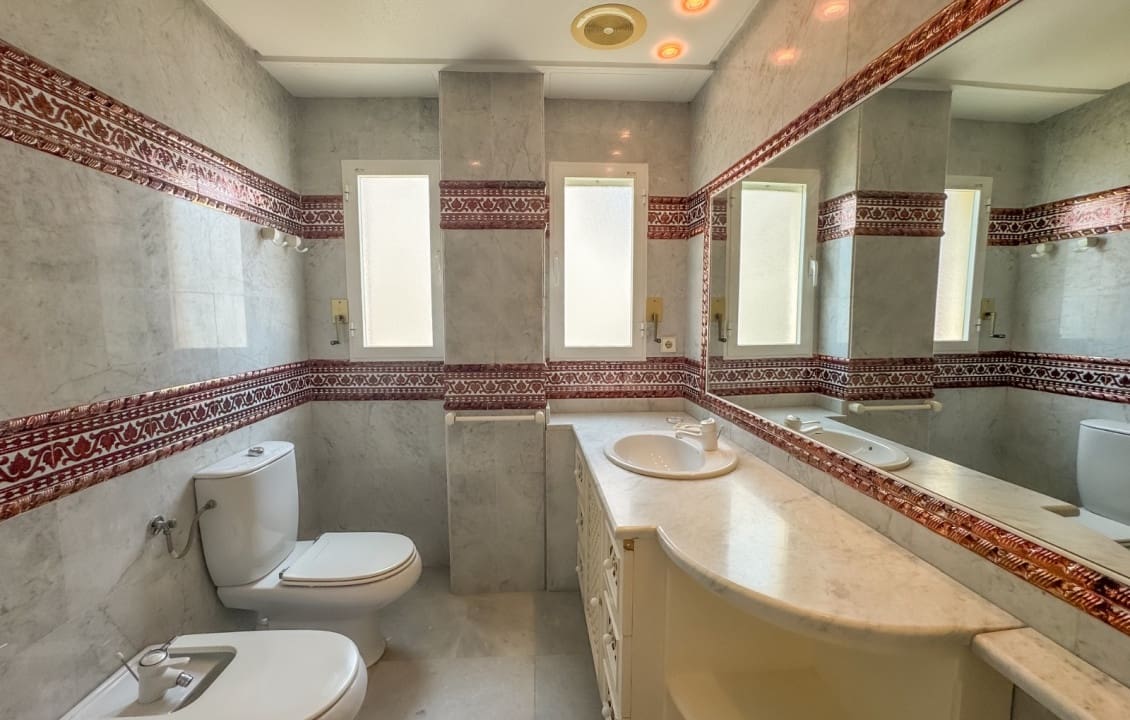 4 slaapkamer Appartement voor vakantieverhuur in Santa Pola met zwembad - € 2.000 (Ref: 9060164)