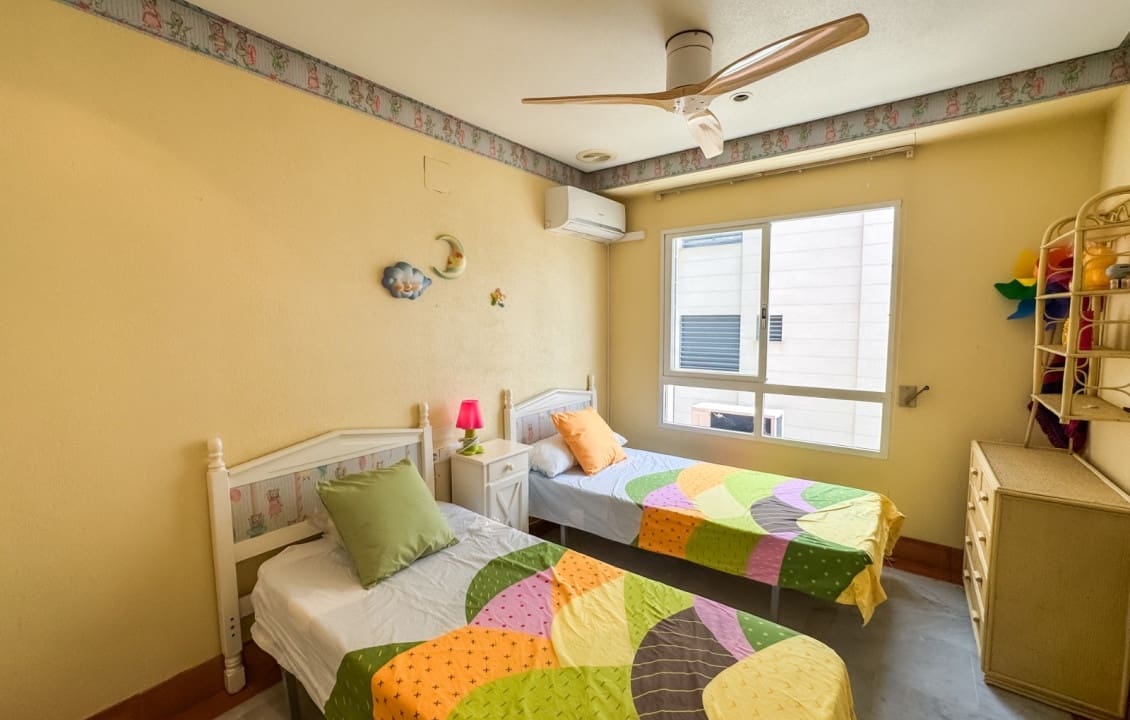 4 slaapkamer Appartement voor vakantieverhuur in Santa Pola met zwembad - € 2.000 (Ref: 9060164)