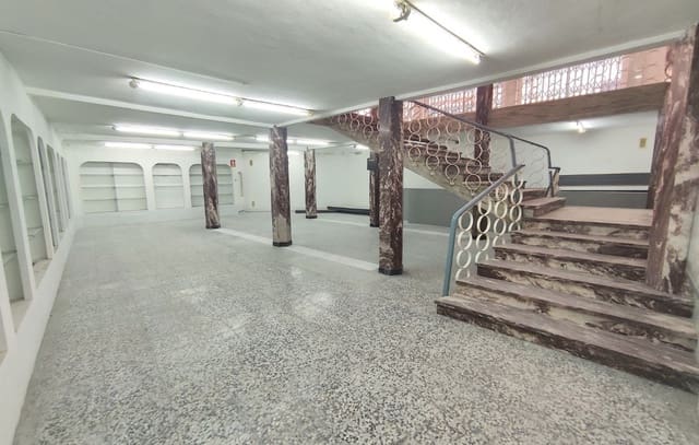 5 bedroom Commercial for rent in Centro, Elche / Elx - € 6,000 (Ref: 9088237)