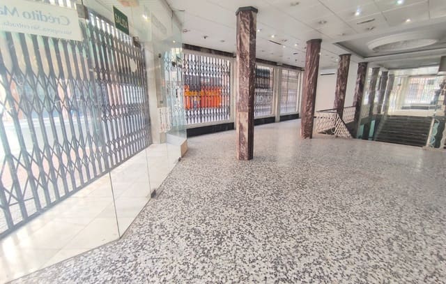 5 bedroom Commercial for rent in Centro, Elche / Elx - € 6,000 (Ref: 9088237)