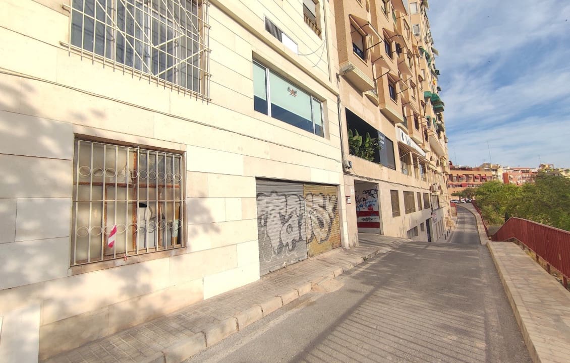 5 bedroom Commercial for rent in Elche / Elx - € 6,000 (Ref: 9088237)