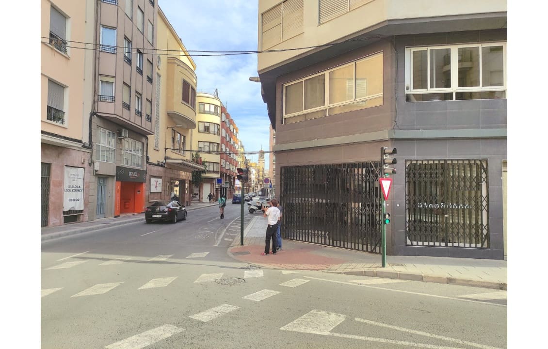 5 bedroom Commercial for rent in Elche / Elx - € 6,000 (Ref: 9088237)