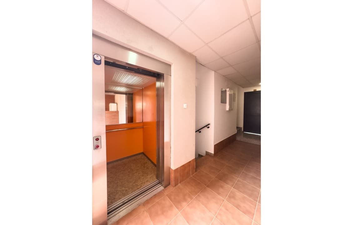   3 soveværelse   ferieLejlighed i Santa Pola   med   swimmingpool   - € 700 (Ref: 9170830)