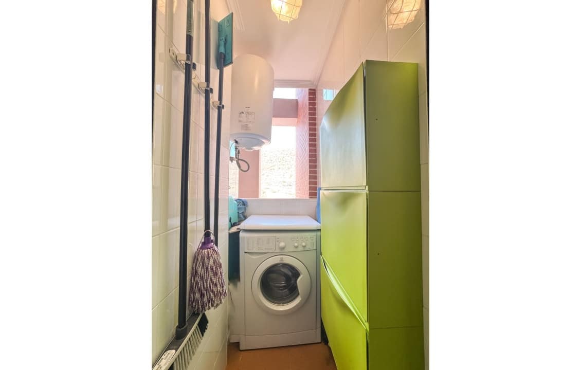   3 soveværelse   ferieLejlighed i Santa Pola   med   swimmingpool   - € 700 (Ref: 9170830)