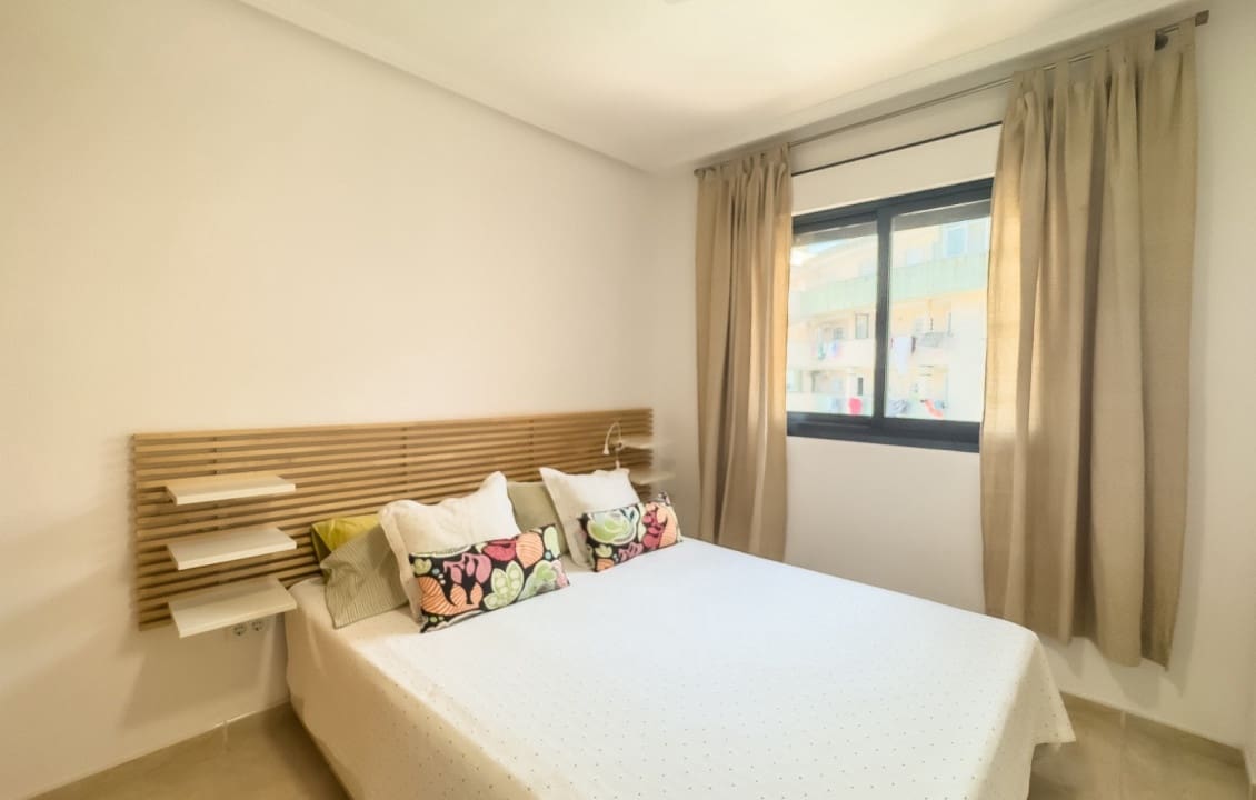   3 soveværelse   ferieLejlighed i Santa Pola   med   swimmingpool   - € 700 (Ref: 9170830)
