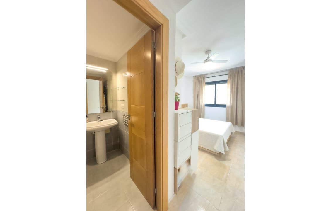   3 soveværelse   ferieLejlighed i Santa Pola   med   swimmingpool   - € 700 (Ref: 9170830)