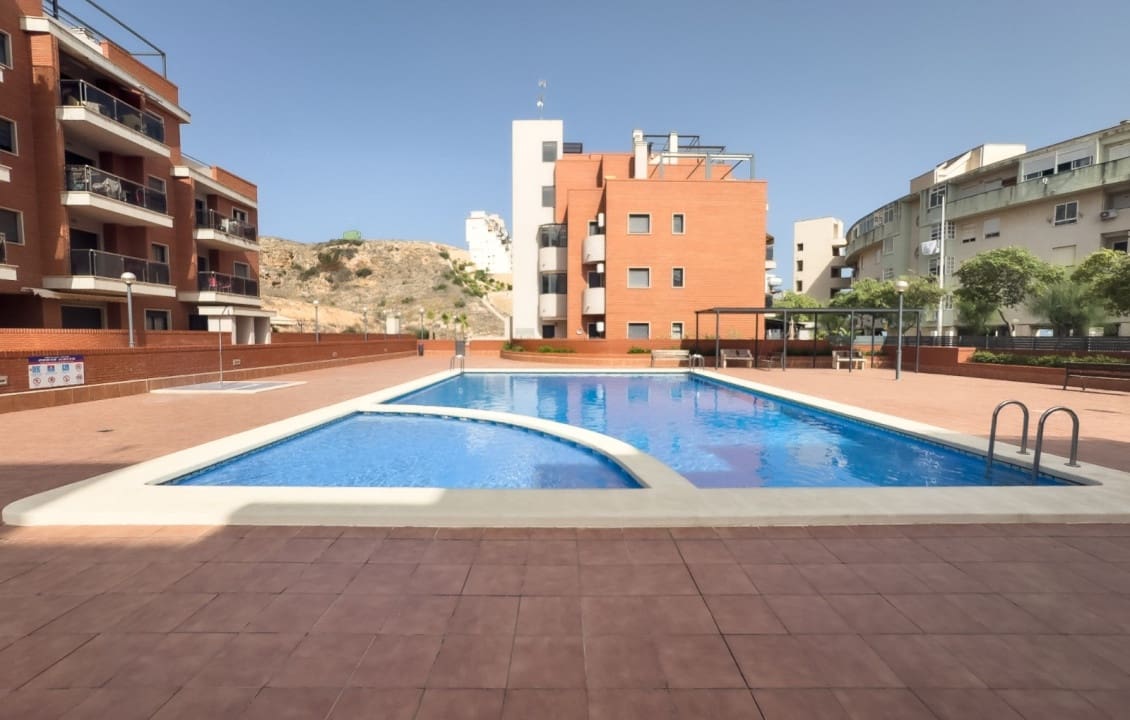   3 soveværelse   ferieLejlighed i Santa Pola   med   swimmingpool   - € 700 (Ref: 9170830)