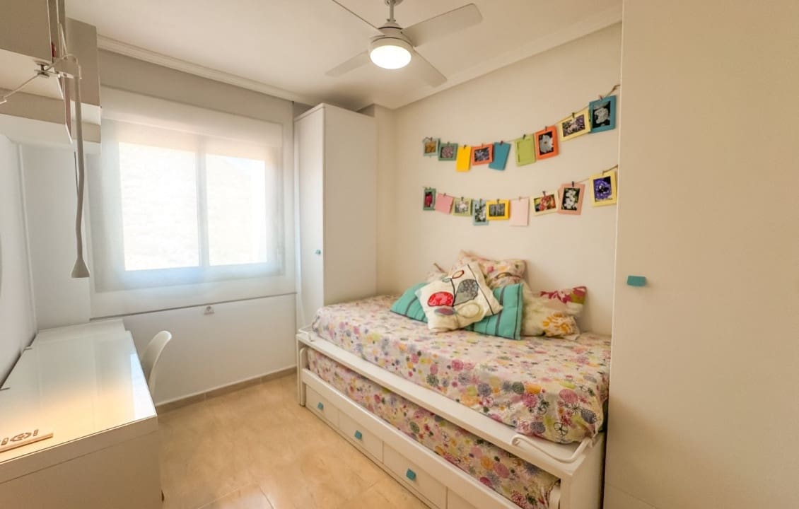   3 soveværelse   ferieLejlighed i Santa Pola   med   swimmingpool   - € 700 (Ref: 9170830)