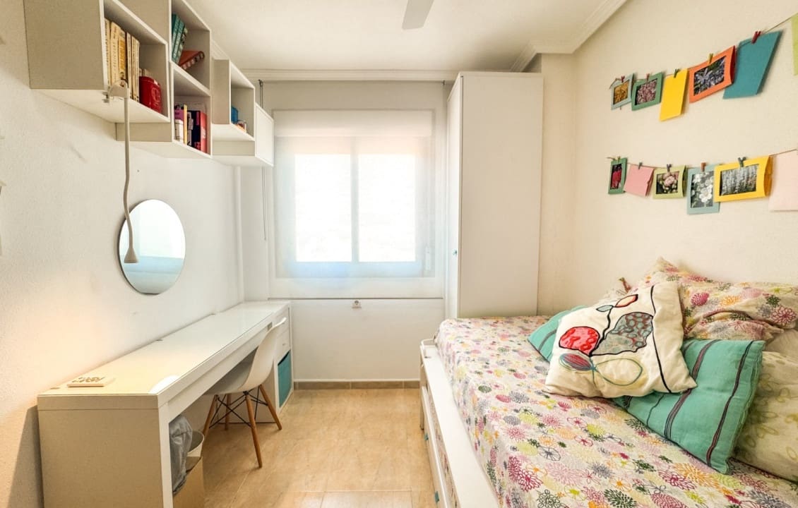   3 soveværelse   ferieLejlighed i Santa Pola   med   swimmingpool   - € 700 (Ref: 9170830)