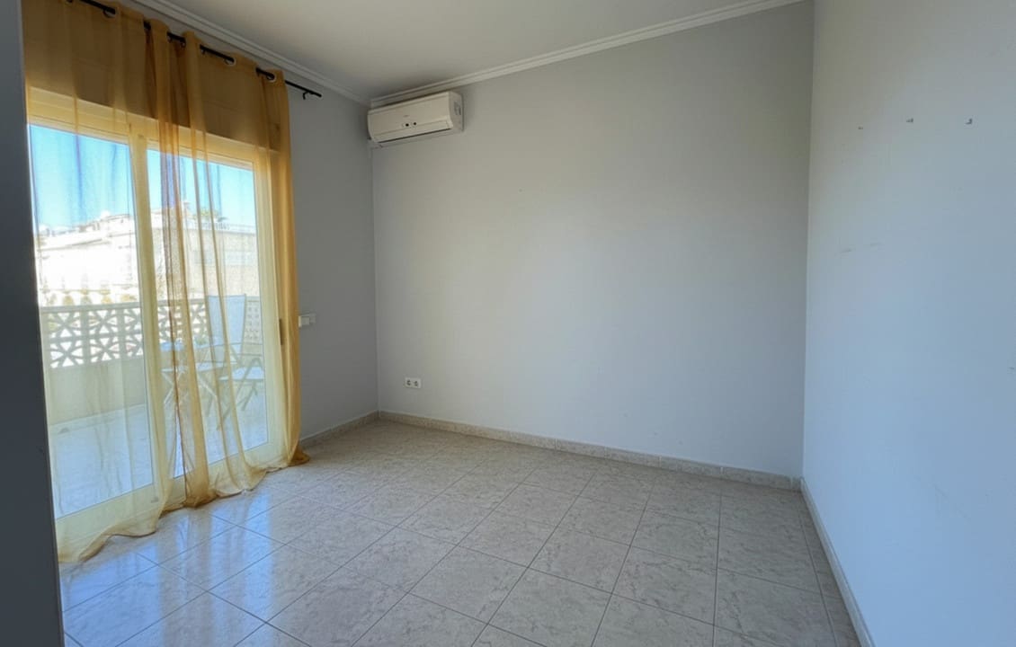 2 sovrum Semi-fristående Villa till salu i Ciudad Quesada med pool - 250 000 € (Ref: 9187265)