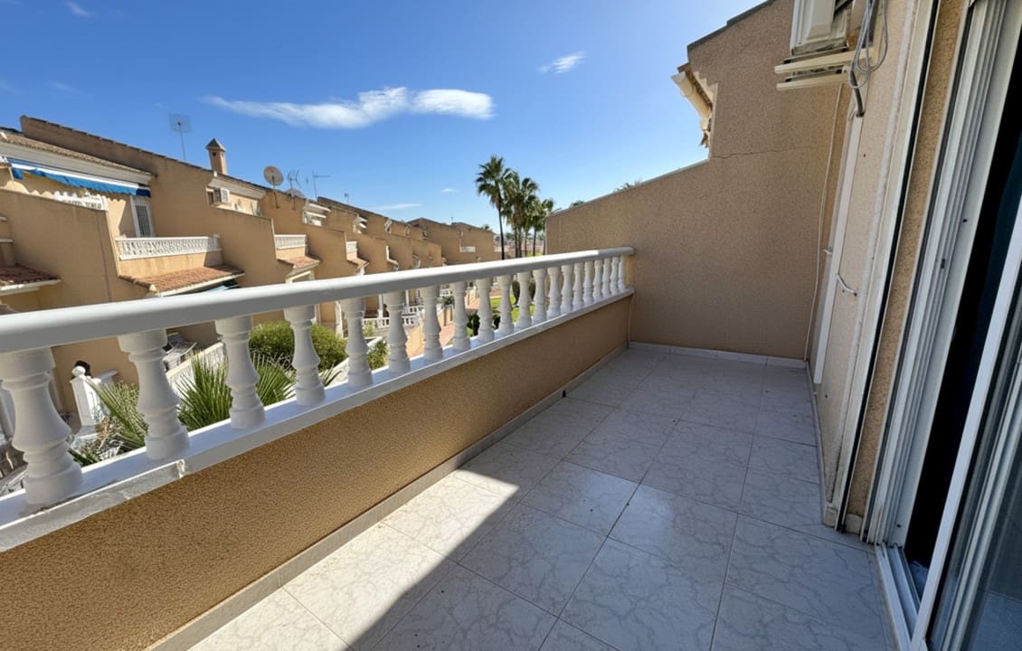 2 sovrum Semi-fristående Villa till salu i Ciudad Quesada med pool - 250 000 € (Ref: 9187265)