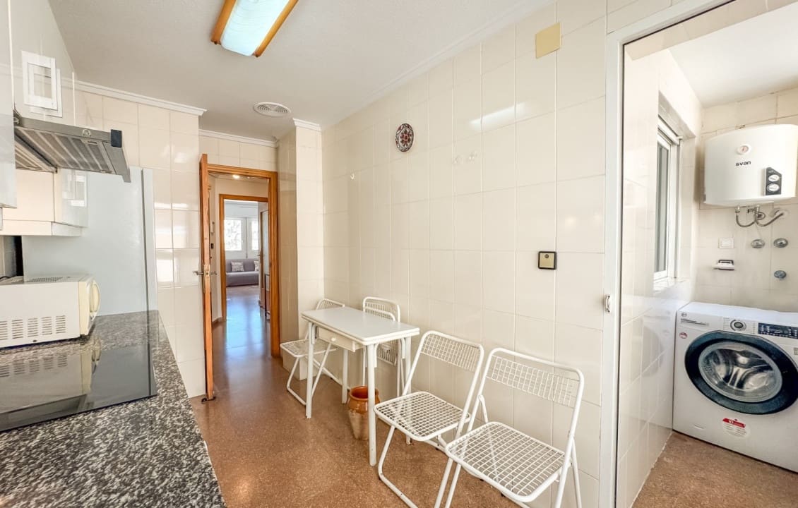 3 makuuhuone Huoneisto lomavuokrausta paikassa Santa Pola mukana uima-altaan - 750 € (Ref: 9289351)