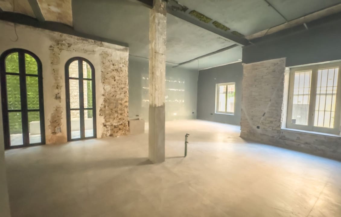 2 bedroom Commercial for rent in Elche / Elx - € 2,000 (Ref: 9301548)