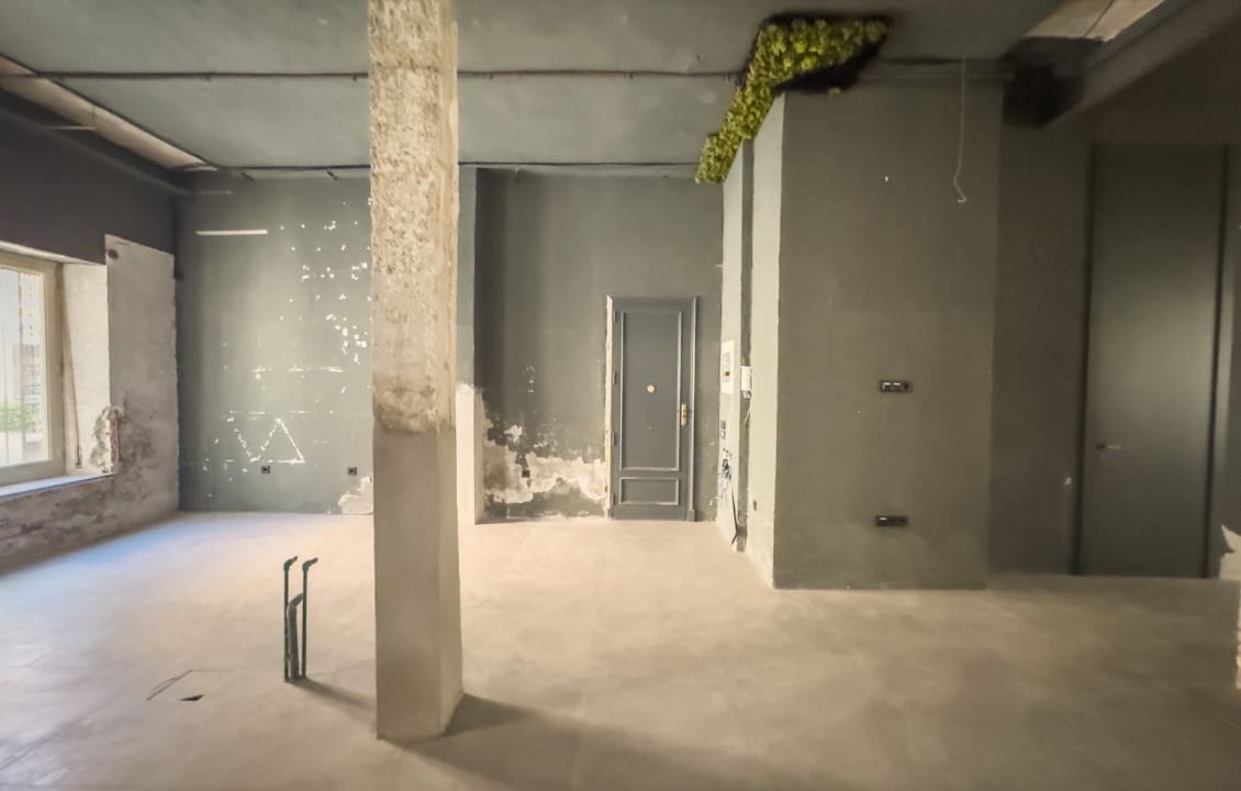 2 bedroom Commercial for rent in Elche / Elx - € 2,000 (Ref: 9301548)