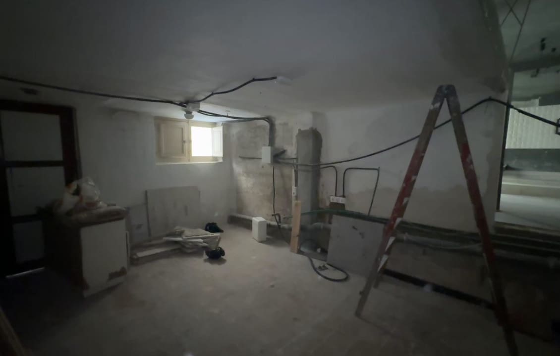 2 bedroom Commercial for rent in Elche / Elx - € 2,000 (Ref: 9301548)