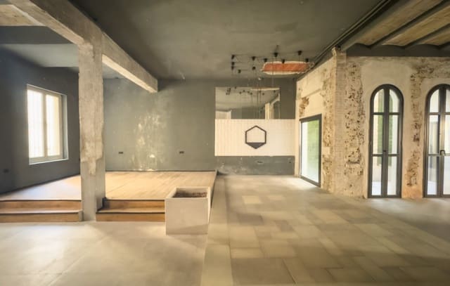 2 bedroom Commercial for rent in Centro, Elche / Elx - € 2,000 (Ref: 9301548)